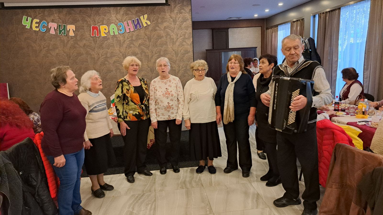 Пенсионерските клубове „Дружба“ и „Калина“ почетоха заедно Деня на християнското семейство